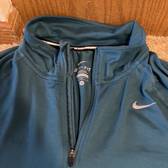 Nike dri fit quarter zip medium - Picture 2 of 2